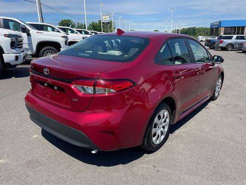 Used 2025 Toyota Corolla LE image 5