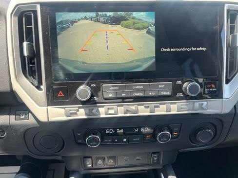 Used 2025 Nissan Frontier SV w/ SV Convenience Package RWD image 20