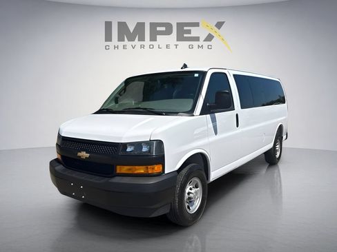 Used 2025 Chevrolet Express 3500 LS RWD image 1