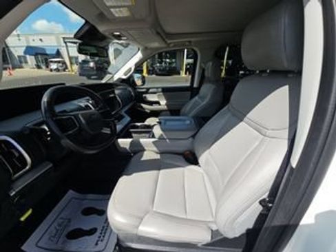 Used 2025 Ford Expedition Active AWD/4WD image 10