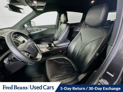 Used 2020 Lincoln Nautilus Premier image 22