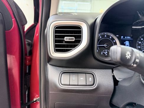 Used 2022 Hyundai Venue SE w/ Cargo Package FWD image 31