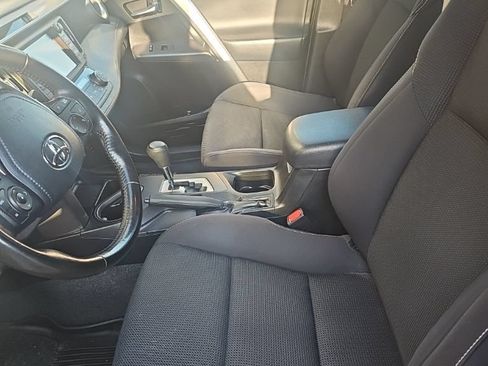 Used 2017 Toyota RAV4 XLE AWD/4WD image 10