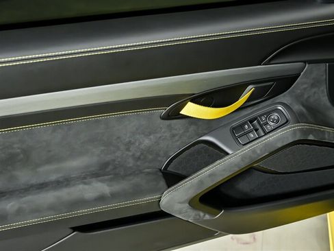 Used 2020 Porsche 718 Cayman GT4 RWD image 18
