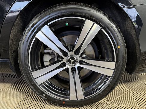 Used 2025 Mercedes-Benz C 300 4MATIC Sedan image 19