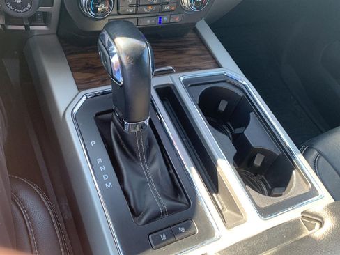 Used 2019 Ford F150 Lariat w/ Equipment Group 502A Luxury AWD/4WD image 12