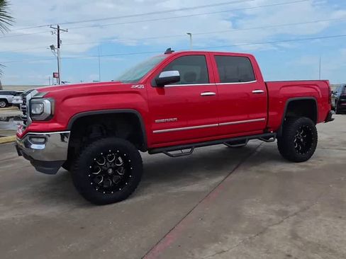 Used 2017 GMC Sierra 1500 SLT w/ SLT Preferred Package AWD/4WD image 4