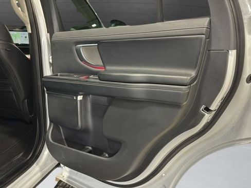 Used 2025 Ford Expedition Platinum image 31