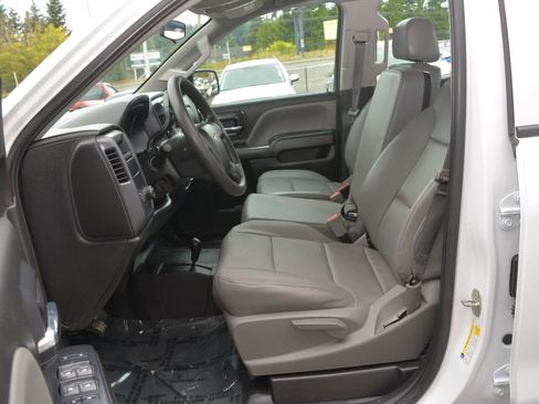 Used 2018 Chevrolet Silverado 1500 W/T w/ Trailering Package image 9