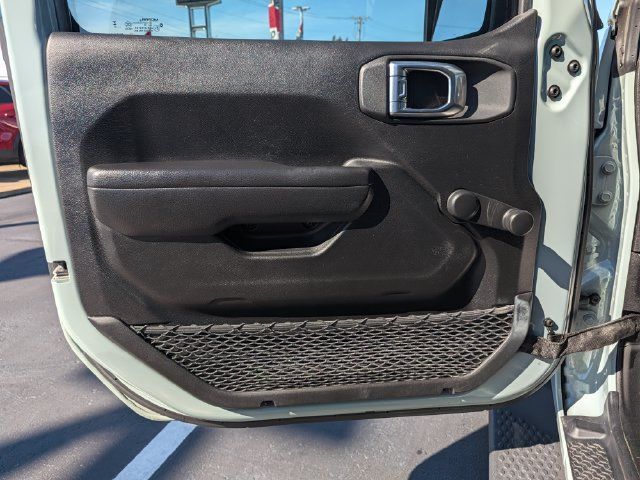 Used 2023 Jeep Wrangler Sport AWD/4WD image 9