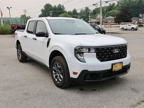 Certified 2025 Ford Maverick XLT w/ XLT Luxury Package AWD/4WD image 1