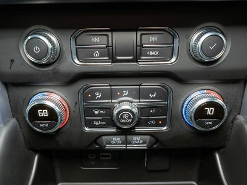 Used 2023 GMC Yukon SLE w/ Gmc Pro Safety Plus Package image 20