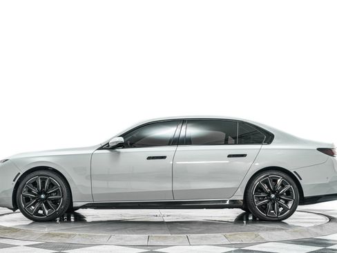 Used 2023 BMW 760i xDrive AWD/4WD image 6