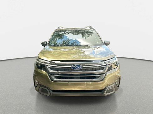 Used 2025 Subaru Forester Limited AWD/4WD image 3