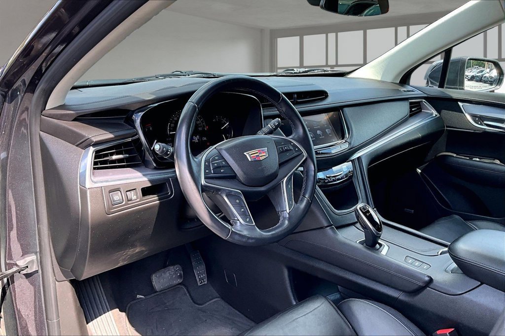 Used 2017 Cadillac XT5 Premium Luxury w/ Advanced Security Package AWD/4WD image 14