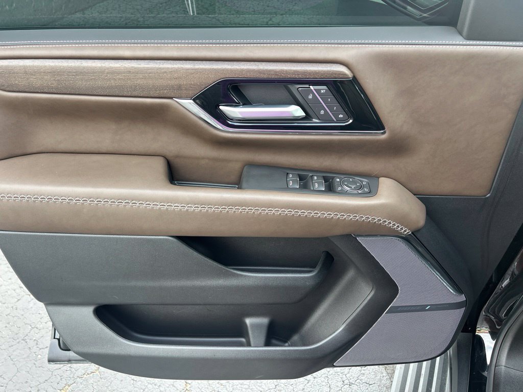 Certified 2026 GMC Yukon Denali Ultimate AWD/4WD image 16