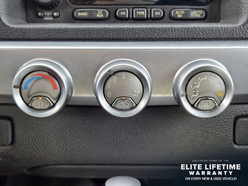 Used 2005 Chevrolet SSR w/ Preferred Equipment Group RWD image 16