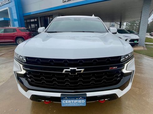 Used 2023 Chevrolet Tahoe Z71 w/ Luxury Package image 3