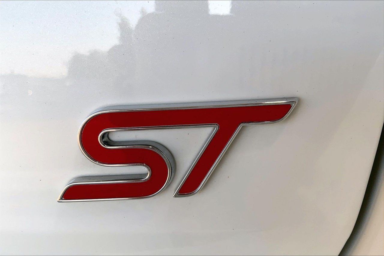 Used 2025 Ford Explorer ST AWD/4WD image 7