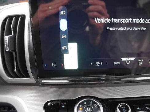 New 2026 Ford Expedition Active image 17