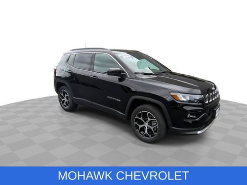 Used 2024 Jeep Compass Limited AWD/4WD image 2