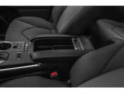 Certified 2021 Toyota Highlander LE image 14