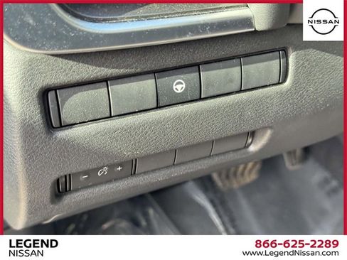 Used 2022 Nissan Rogue SV image 18