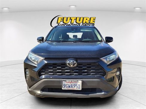 Used 2021 Toyota RAV4 XLE image 2