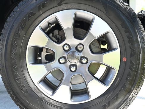 Used 2023 Jeep Wrangler Unlimited Sahara w/ LED Lighting Group AWD/4WD image 31