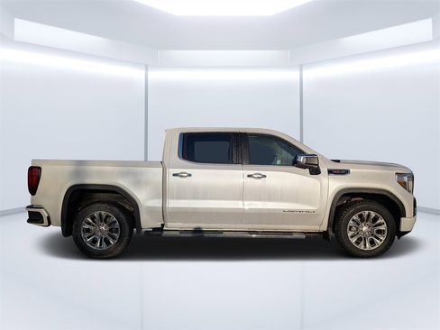 Used 2022 GMC Sierra 1500 Denali image 2