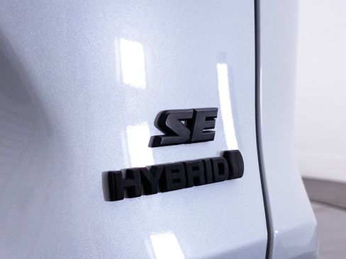 Used 2024 Toyota RAV4 SE w/ Weather Package AWD/4WD image 5