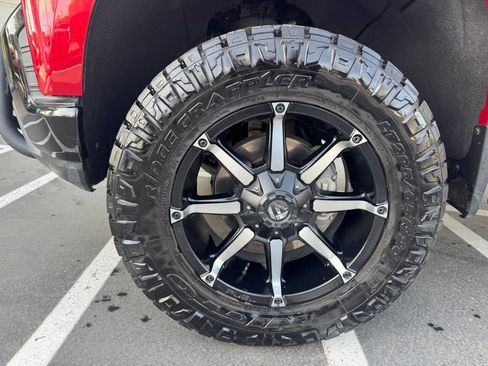 Used 2020 Chevrolet Silverado 1500 LT Trail Boss image 18