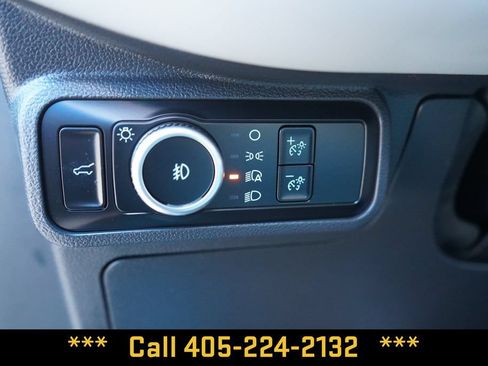 Used 2025 Ford Explorer Active w/ Active Comfort Package RWD image 29