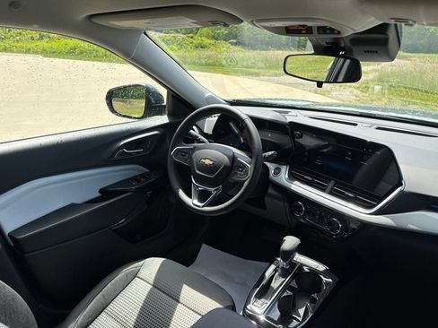New 2026 Chevrolet Trax LT w/ LT Convenience Package FWD image 27