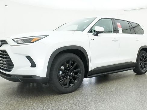 New 2026 Toyota Grand Highlander XLE image 17