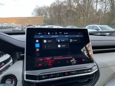 Used 2025 Jeep Compass Limited image 20