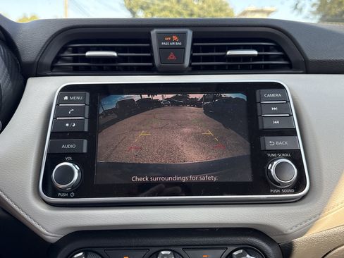 Used 2021 Nissan Versa SV image 17