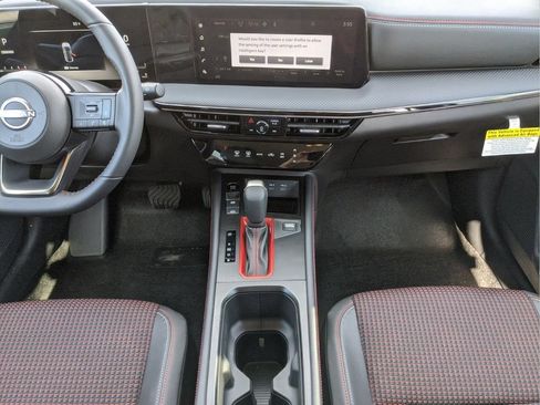Certified 2025 Nissan Kicks SR AWD/4WD image 18