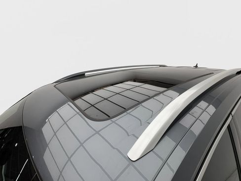 Used 2023 Volkswagen Atlas SEL Premium image 14