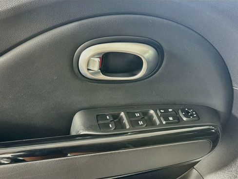 Used 2016 Kia Soul ! FWD image 13