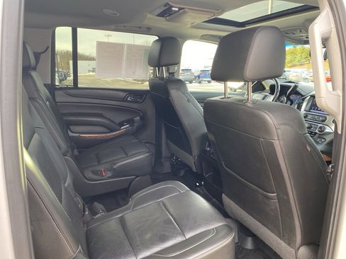Used 2018 Chevrolet Suburban Premier image 15