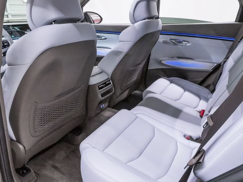 Certified 2026 Genesis GV70 2.5T Advanced AWD/4WD image 11