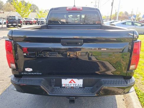 Used 2025 Chevrolet Colorado Z71 AWD/4WD image 9