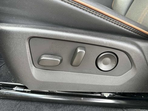 Used 2024 GMC Canyon AT4 image 13