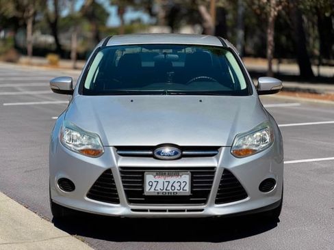Used 2014 Ford Focus SE FWD image 4