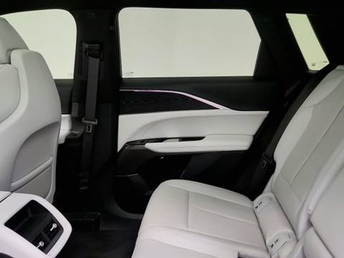 Used 2024 Cadillac Lyriq Luxury AWD/4WD image 45