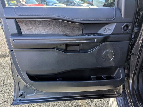 Used 2019 Ford Expedition Limited w/ Equipment Group 301A image 12