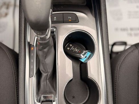 Used 2025 Chevrolet Malibu LT FWD image 21