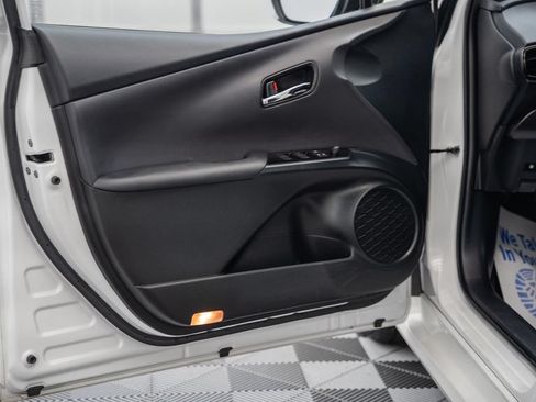 Certified 2021 Toyota Prius FWD image 41