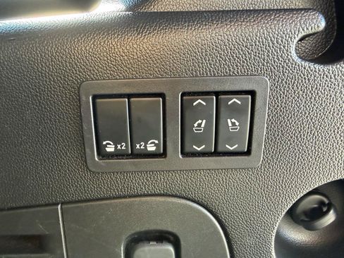 Used 2019 Cadillac Escalade ESV Luxury RWD image 7